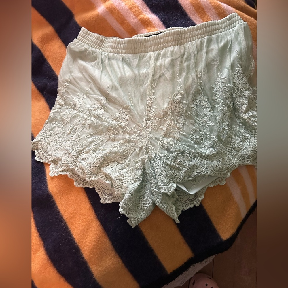 Torrid Mint Green Lace Shorts in size 3X